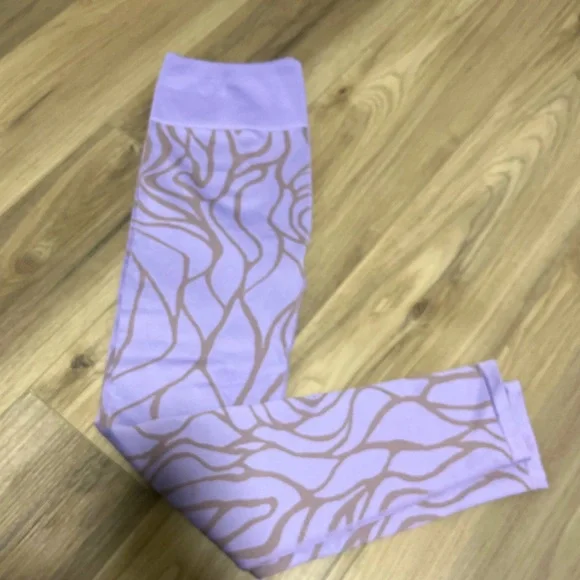 Fabletics High-Waisted Seamless Legging - Picture 3 of 4